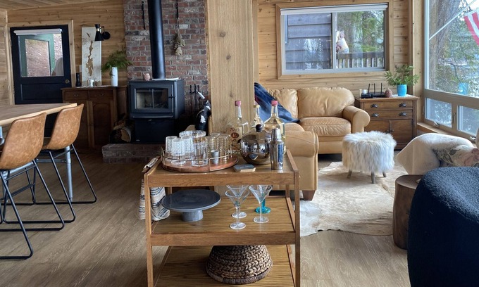 Coolin Cabina | Priest Lake waterfront cabin May and Jun 2023 special lower price