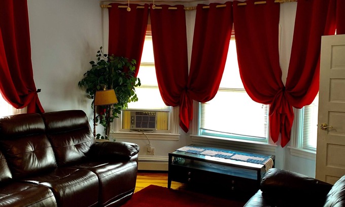 Pawtucket Apartamento | Hermoso apartamento justo detrás de la ciudad de Pawtucket