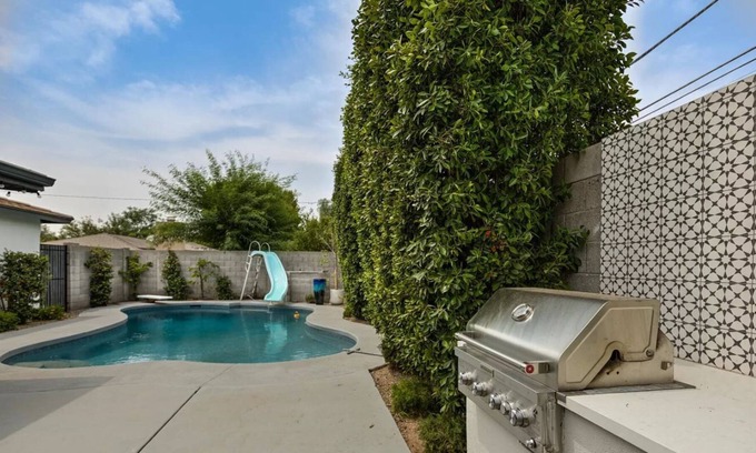 Wilshire Terrace Casa | Prime Arcadia House with Pool