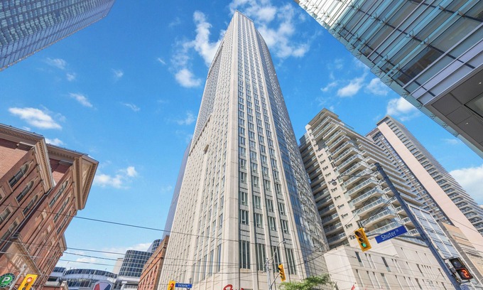 Financial District Condominio | Prime Downtown Condo | Park for Free+Walk to All Attractions