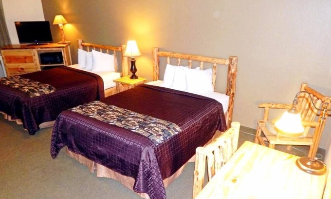 Ponderay Casa | Prime Idaho Location! 2 Affordable Units, Minutes to Sandpoint Elks Golf Course!