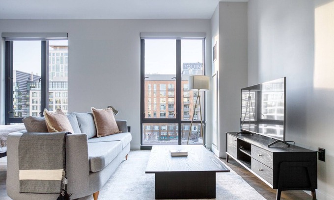 Shawmut Apartamento | Prime Ink Block Studio w. W/D and Gym by Blueground