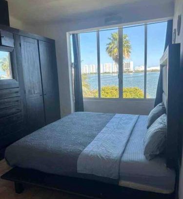 Zona Hotelera Apartamento | Prime Lagoonfront Apt in Hotel Zone - Walk to Beaches & Nightlife