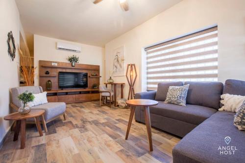 Esterito Casa | Prime Location 1 Block to Malecon Smart TV & WiFi