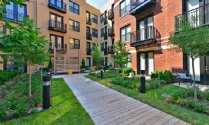 Radnor - Fort Myer Heights Apartamento | Prime Location 1BR in Secure Bldg., Near Dining, Amenities & Walkable!