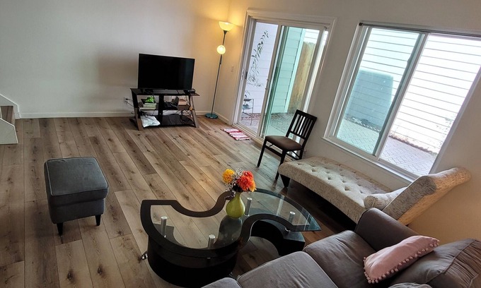 Pleasanton Casa | Prime location - 2-bedroom townhome in Pleasanton with AC, WiFi