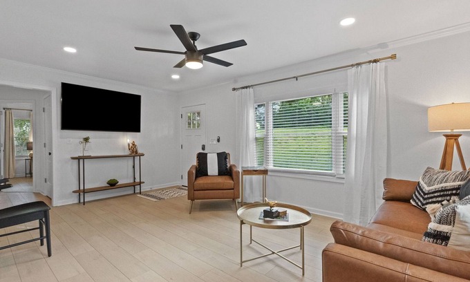 Johnson City Casa | Prime location 2BR/1 Bath Home