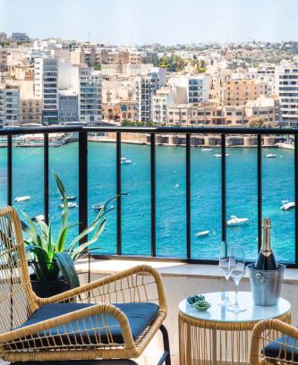 Tower Road Apartamento | Prime Location 3BR Apartment with Stunning View by ArcoBnb