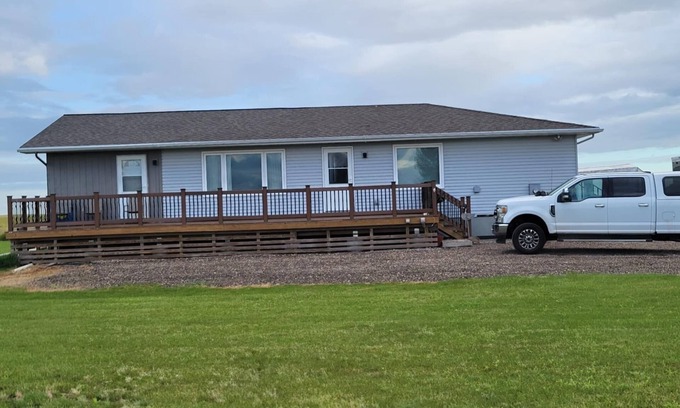 Devils Lake Casa | PRIME LOCATION- 6 Mile Bay Centrally located for hunting/fishing.