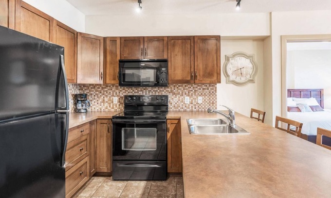 South Pandosy Condominio | Prime Location at Playa #214