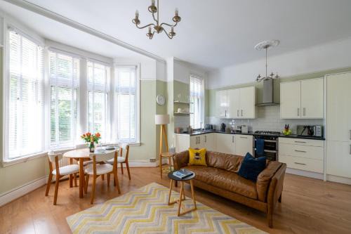 Pontcanna Apartamento | Prime Location Cardiff Pontcanna Modern 2 Bedroom Apartment with Privat Parking