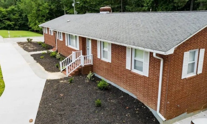 Cary Casa | Prime Location inside RTP & close to everything.