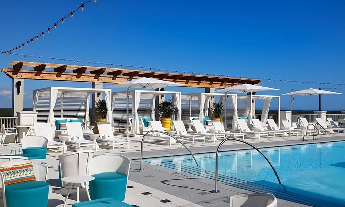Baytowne Wharf Apartamento | Prime Location! Outdoor Pool, Pets Allowed, Near Emerald Bay Golf Club!