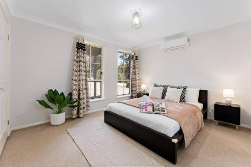 North Rocks Casa | Prime Location - Walk to Shops & Easy Transport