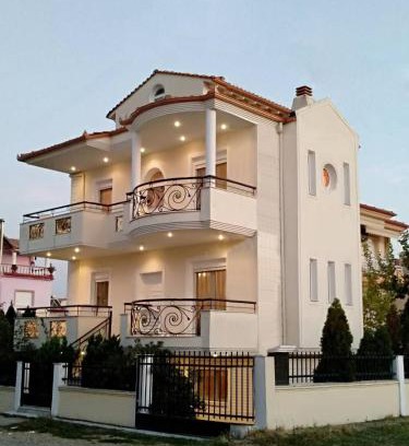 Asprovalta Villa | Prime Luxury Villa beach front