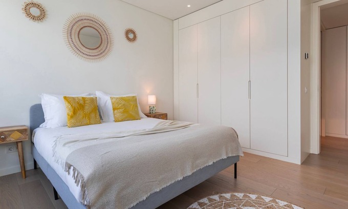 Marvila Apartamento | Prime Riverside 1BDR Apartment by LovelyStay