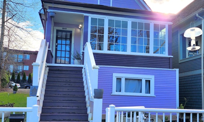 Kitsilano Casa | Prime Spot :Entire House, Lrg Yard, By Kits Beach