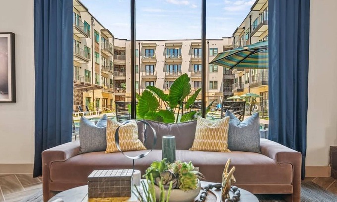 Highland Apartamento | Prime West Downtown Studio w Washer Dryer
