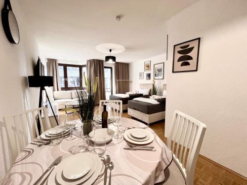 Suedviertel Apartamento | PrimeTimeSuites Nähe Messe & HBF
