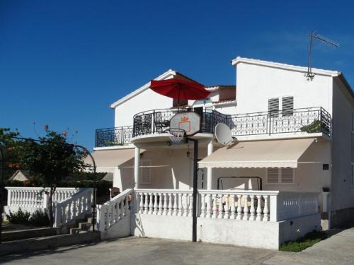 Primosten Burnji Apartamento | Primošten Apartman Dino