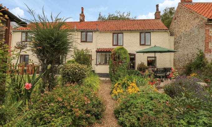 Stiffkey Cabaña | PRIMROSE COTTAGE, character holiday cottage in Stiffkey