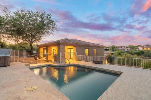 Fountain Hills Casa | Primrose Palace Fountain Park Pool Hot tub