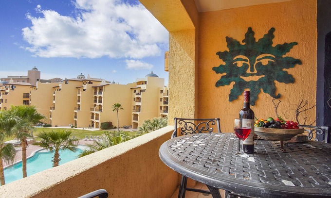 Sandy Beach Condominio | 2 habitaciones, 2 baños, vista al mar, piso superior, condominio D 402