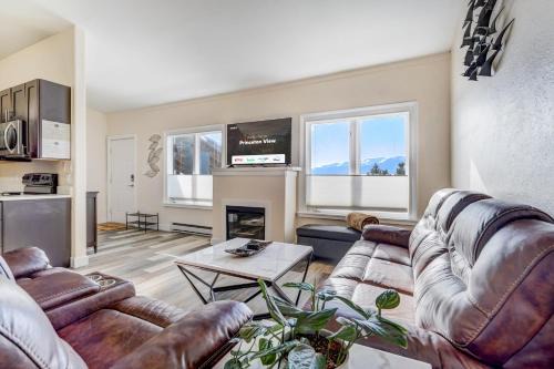 Buena Vista Casa | Princeton View - Posh Downtown King Workspace