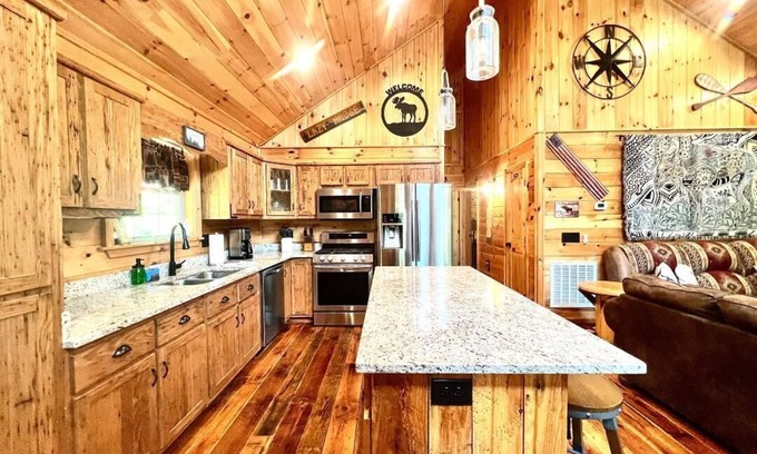 Murphy Cabina | Pristine 2 bedroom cabin in the Blue Ridge mountains of North Carolina