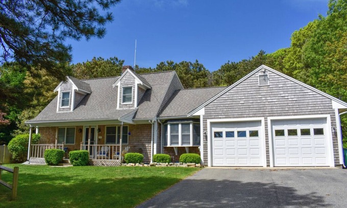 East Dennis Casa | Pristine condition! Three bedroom sleeping 8 with contemporary beach decor!