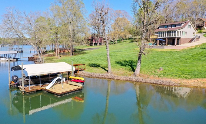 Scotts Casa | Pristine lake house offering watersports, gameroom favorites, and stunning view