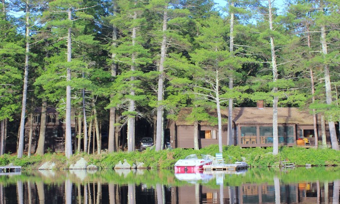 Sandwich Cabina | Frente al lago en el lago Squam