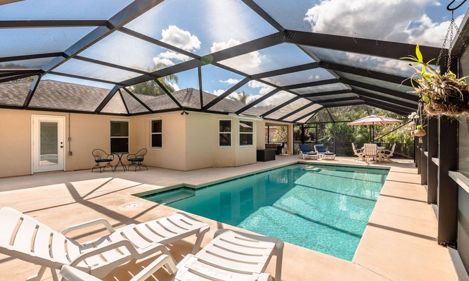 Sebastian Highlands Casa | 🍹🌞 Pristine Paradise! Heated Private Pool, Boat Parking, Near Beaches!