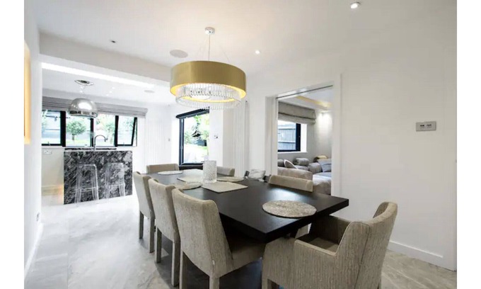 Cray Valley East Casa | Olive-London-Kent - Luxury Villa with Hot Tub