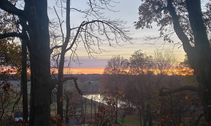Pellville Casa | Privacy and breathtaking views on the highest point in Daviess County! So cozy!!