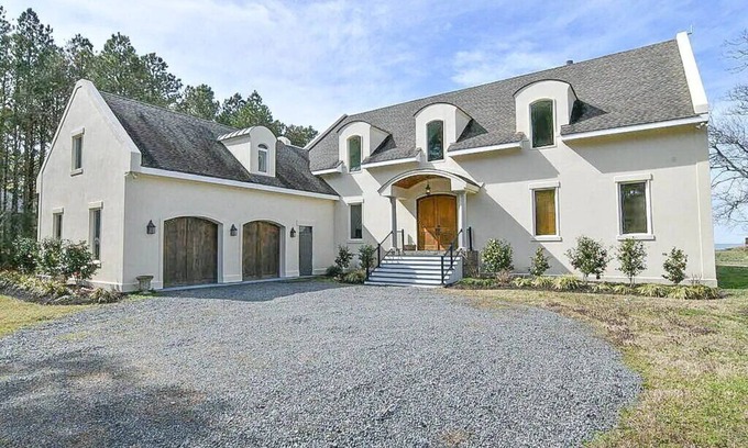 Bay Ridge Casa | Privacy & tranquility at Beauty on the Beach, Beachfront!