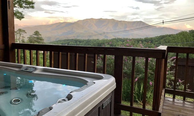 Gatlinburg - Pigeon Forge Cabina | Privacidad con una vista! Romántico. Gran escapada o lugar de luna de miel. Wifi / TV