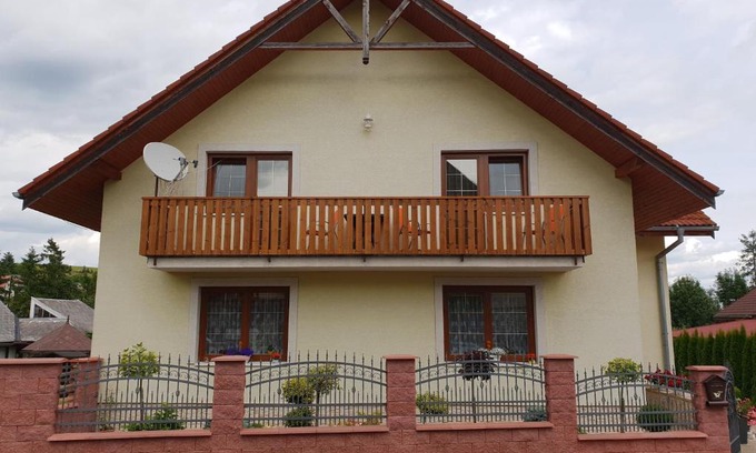 Nova Lesna Casa | Privat Maria