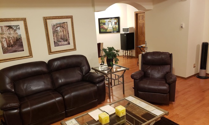 Chestermere Complejo | PRIVATE 1 B/R Suite in Upscale formerShowhome . 4 MIN walk to Lakeside beach Pk