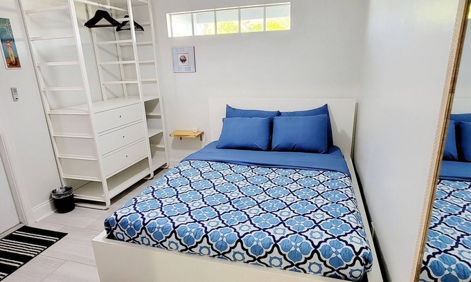 Port Saint Lucie Apartamento | Private 1 bedroom apt/full kitchen/big shower.