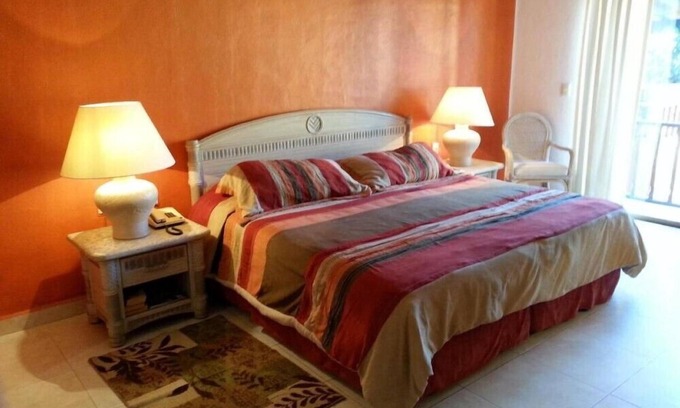 Zona hotelera Hotel | Private 1BR Condo in the Heart of old Vallarta for Ideal Couples