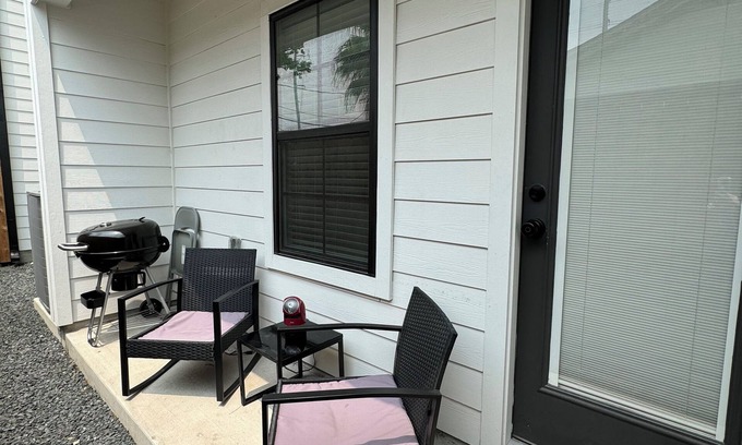 Garden Oaks Casa | Private 1BR near the Heights
