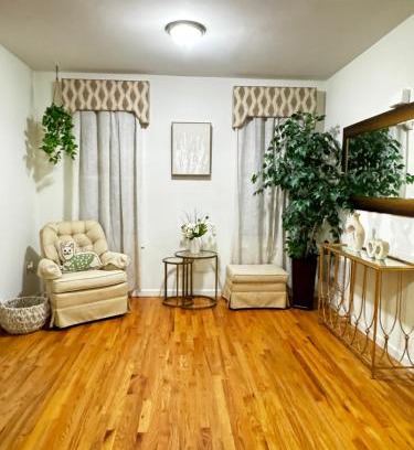 Elizabeth Apartamento | Private 1st floor Apartment - Only 5 min Away from Newark Airport and 30 min to NYC