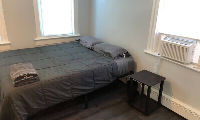 Linden Apartamento | Private 2-bedroom with free parking and direct bus to NYC Manhattan only 2 blocks away