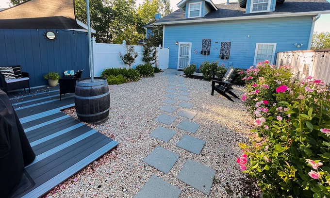 Paso Robles Cabaña | Private 2 BR East Side Cottage close to wineries, golf and downtown