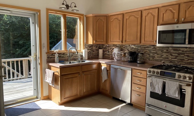 Middle Grove Casa | Private 3 bedroom home 3 acres 20 mins to Saratoga