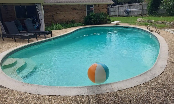 Cleburne Casa | Private 3 BR Unit + Pool - Connected Owner's Unit