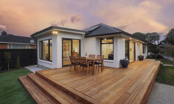 Christchurch Casa | Private, 4BR, Family-Friendly, Free Parking near Airport