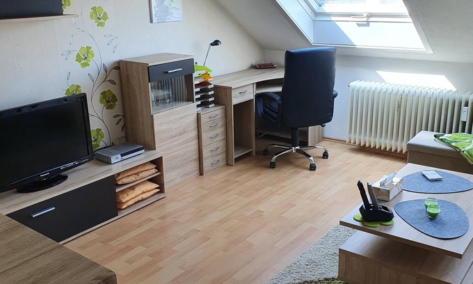 Leverkusen Apartamento | Alojamiento privado en un BR 2. Dachgeschosswohnung. Para 2 máx. 3 Pers.