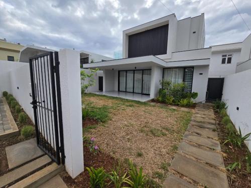 Albion Casa | Private Accommodation Nino No 1